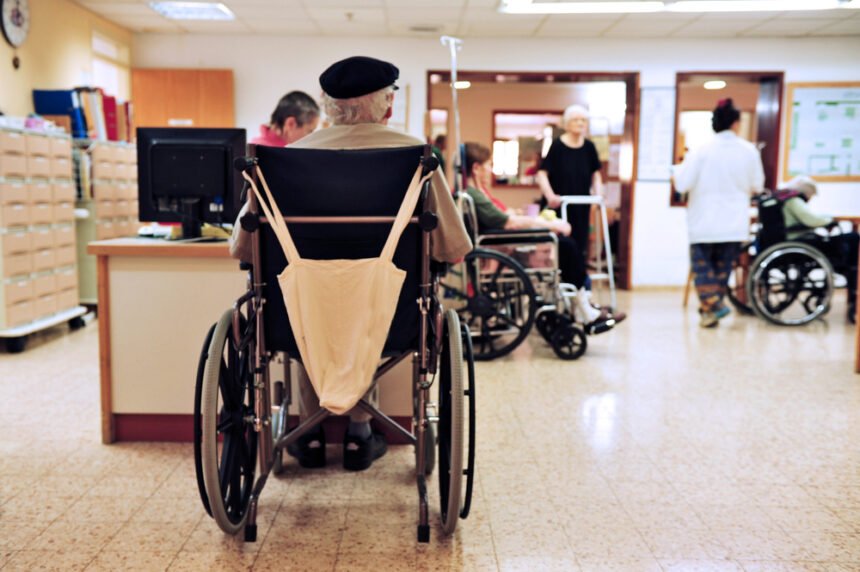 Weighing Up the Advantages and Disadvantages of Nursing Homes - Health ...